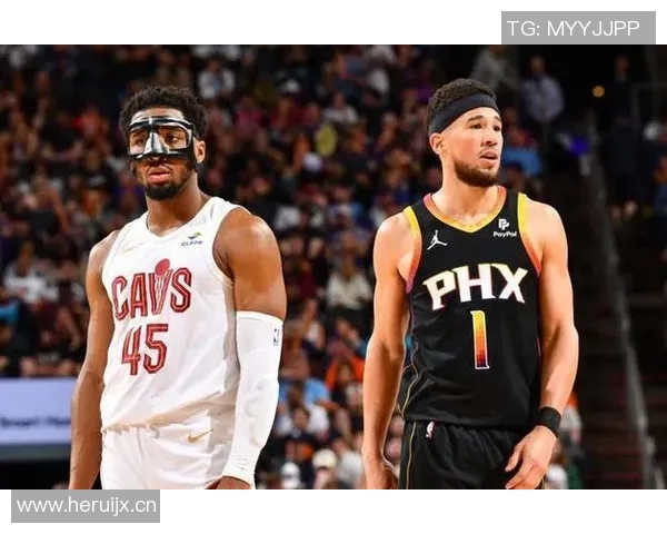 布克火力全开：前8战场均31分带队！